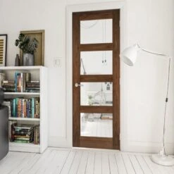 Deanta Coventry Prefinished Walnut Glazed Interior Door 1981 X 686 X 35mm - 35HP1WGCX686FSC